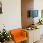 Istion Club & Ξενοδοχείο Νέα Ποτίδαια
