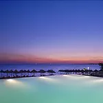 Istion Club & Ξενοδοχείο 5*