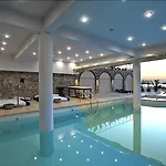 Istion Club & 5* Νέα Ποτίδαια