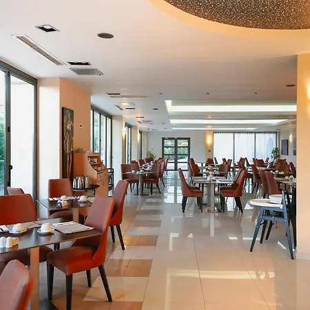 Istion Club & Hotel Nea Poteidaia